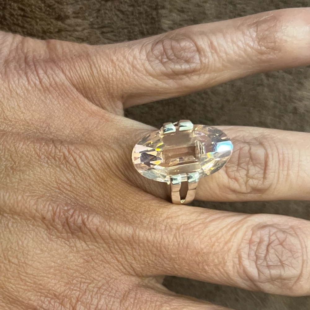 Elegant Silver and Clear Pink Gemstone Ring